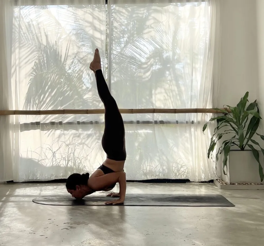 Power Vinyasa w/ Fah — афиша