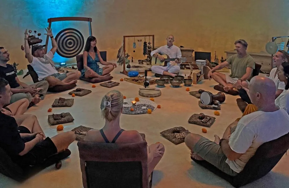 Intuitive Voice Activation w/ Bobby Adlington — афиша