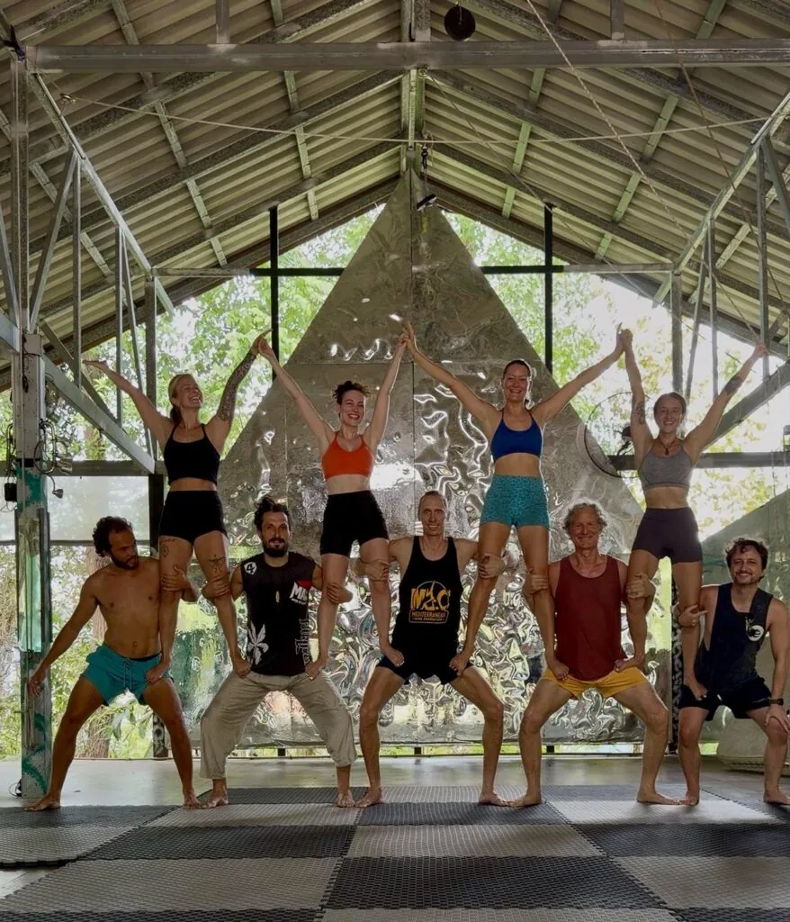 Acro Yoga Jam — афиша