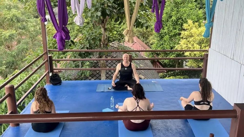 Easy Beginners Yoga w/ Tony — афиша