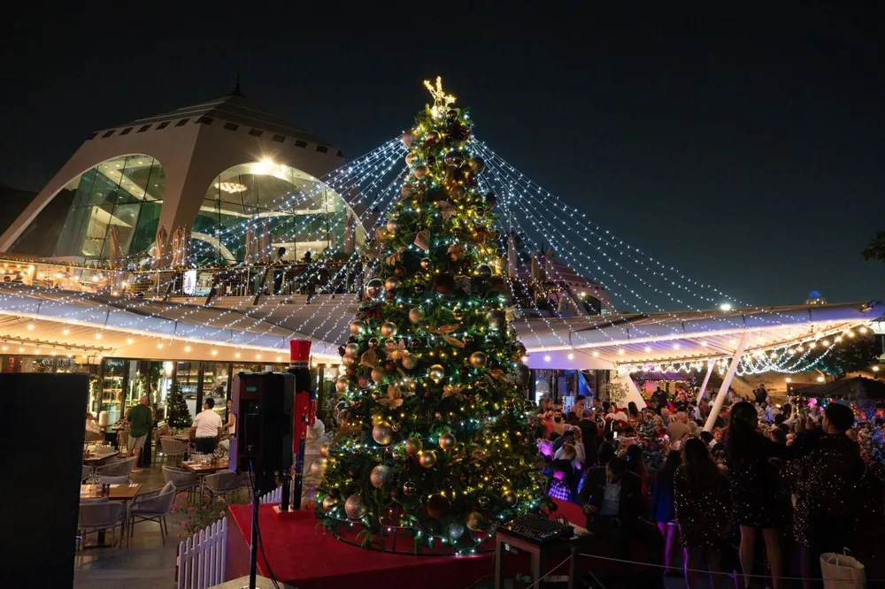 Christmas Tree Lighting Celebration — афиша
