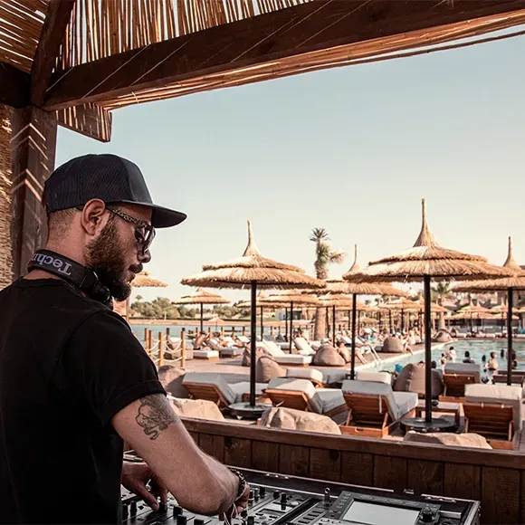 Cook's Club Daily Pool Party — афиша