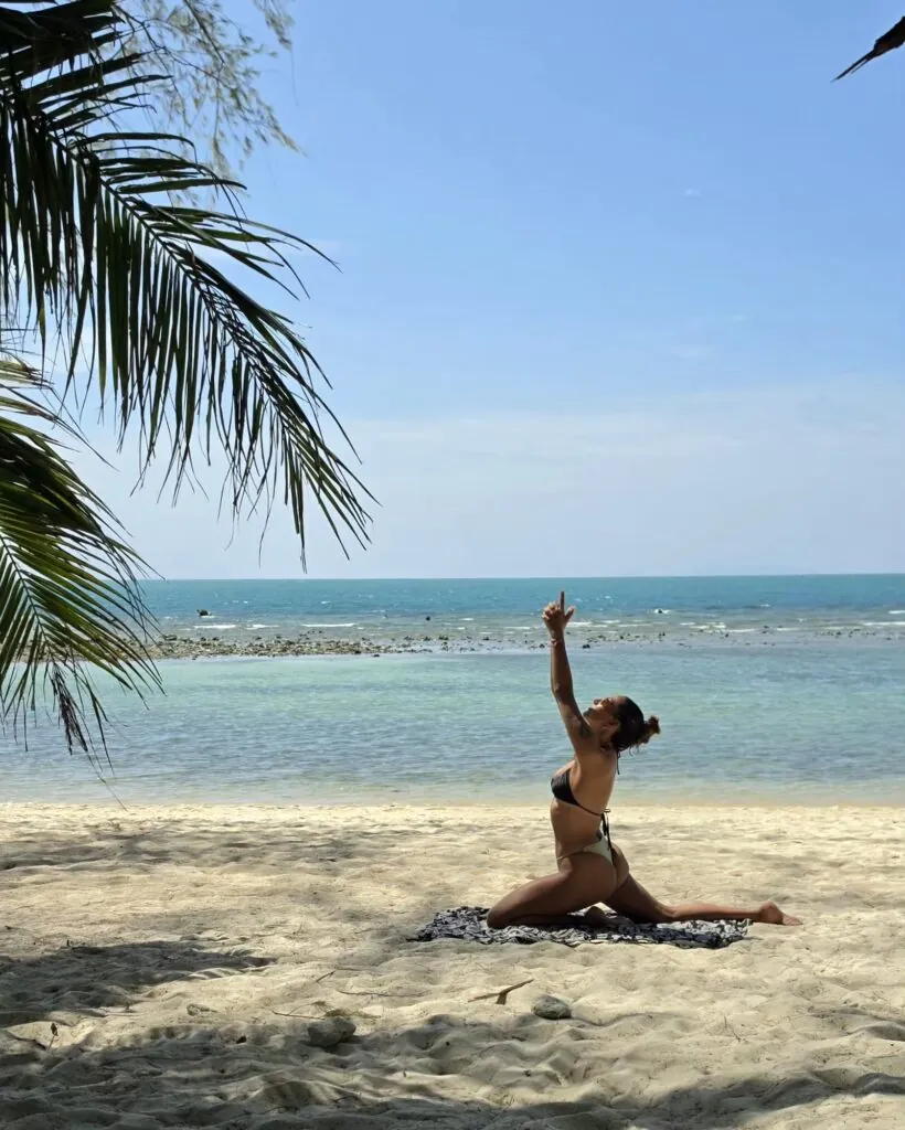 Beginners Vinyasa Yoga w/ Quimi — афиша