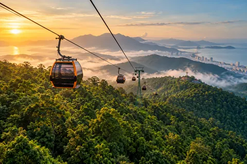 Где находится Золотой мост с огромными руками и стоит ли ехать в Ba Na Hills