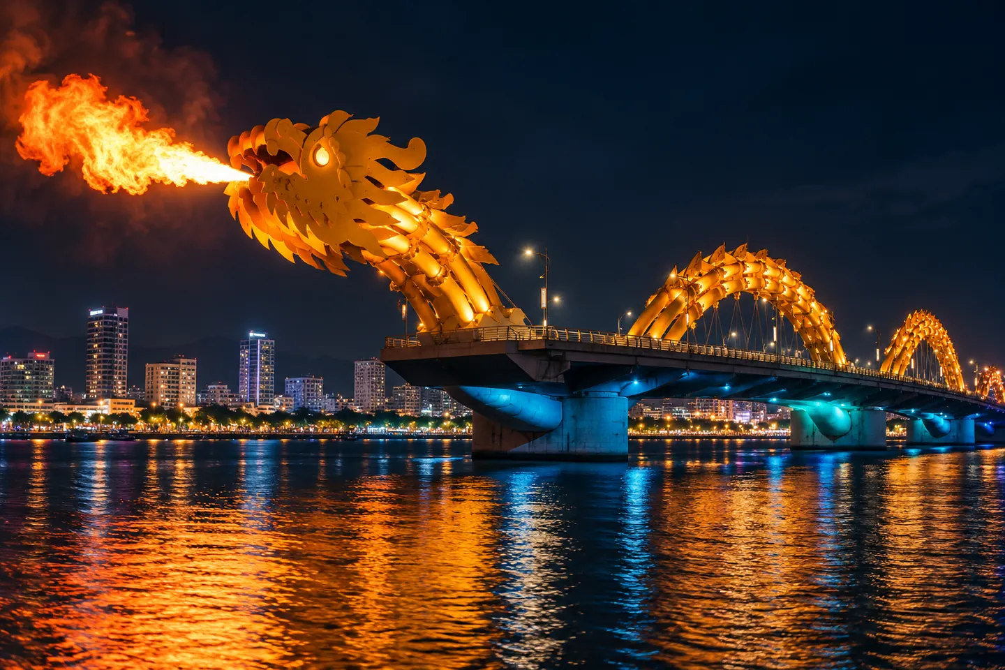 Стальной мост в форме дракона над ночной рекой, из пасти вырывается пламя