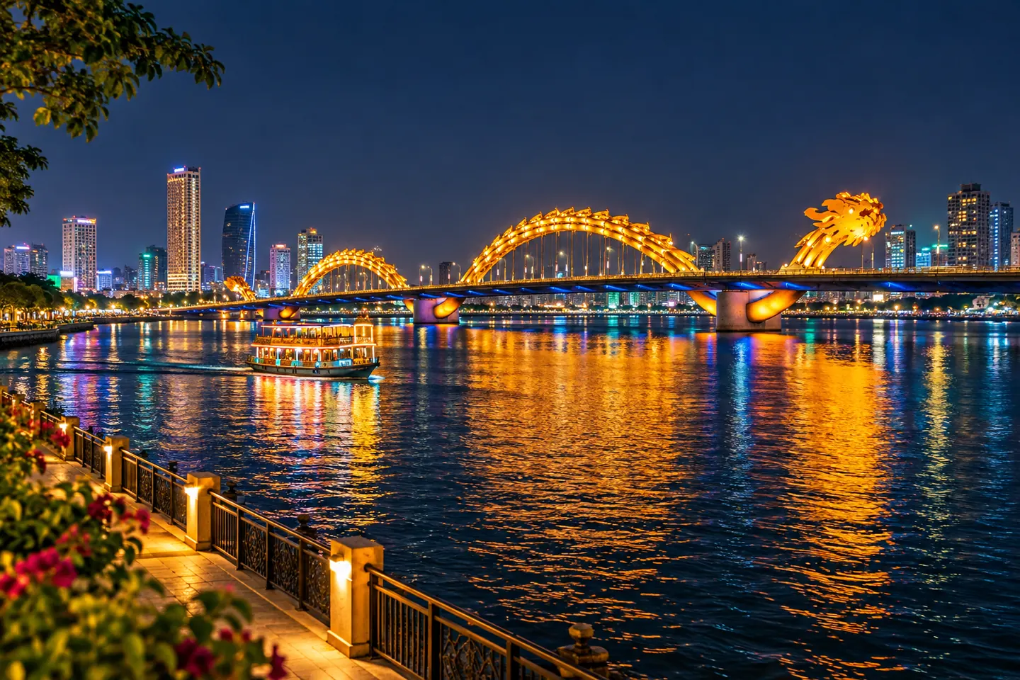 Куда сходить вечером в центре Дананга?